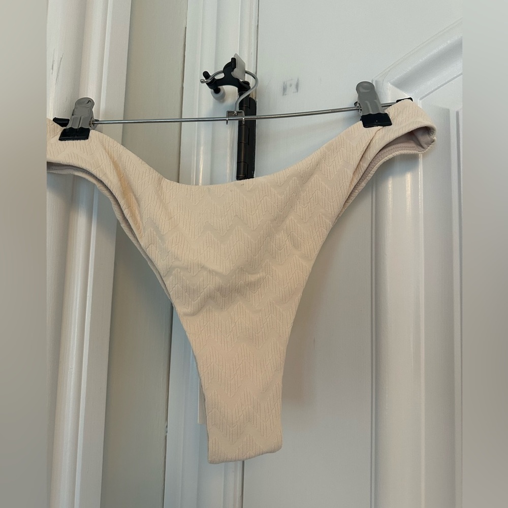 Roxy Cheeky Thong Cream